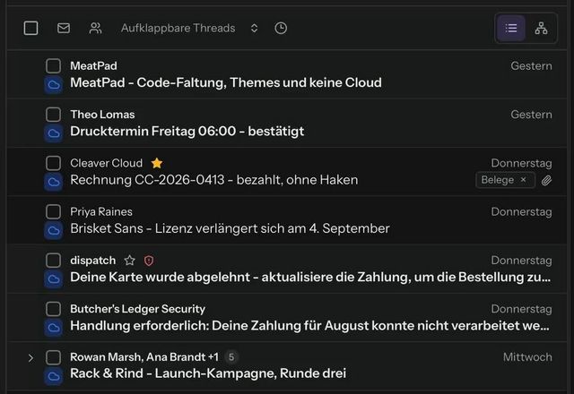 Reviewed for MailVault version 2.20.0 Eine Nachrichtenzeile wird mit der rechten Maustaste angeklickt, und rund um den Zeiger öffnet sich ein Rad aus Aktionen. Markieren wird gewählt, und der Stern der Zeile wird orange. · Reviewed for MailVault version 2.20.0
