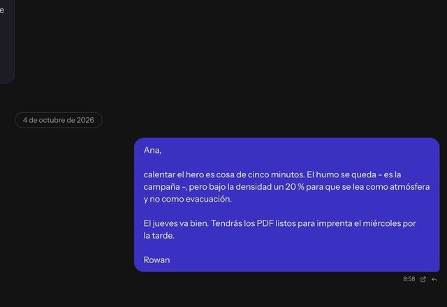 Reviewed for MailVault version 2.20.0 Una conversación de correo se muestra en la vista de chat, como burbujas de chat agrupadas por persona y tema. · Reviewed for MailVault version 2.20.0