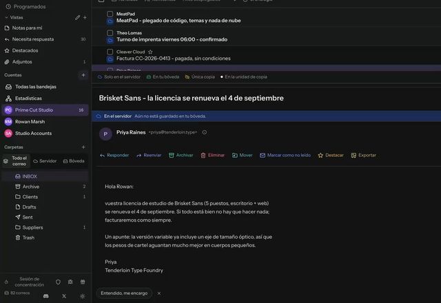 Reviewed for MailVault version 2.20.0 La ventana muestra tres columnas. En Ajustes, Panel de lectura se pone en Debajo de la lista, y el mensaje abierto pasa debajo de la lista de mensajes. · Reviewed for MailVault version 2.20.0