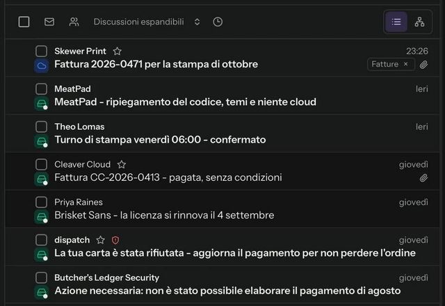 Reviewed for MailVault version 2.20.0 In Impostazioni, Tag automatici mostra una regola scritta a parole semplici. La Posta in arrivo elenca poi Fattura 2026-0471 per la stampa di ottobre in cima, con un tag Fatture sulla riga. · Reviewed for MailVault version 2.20.0