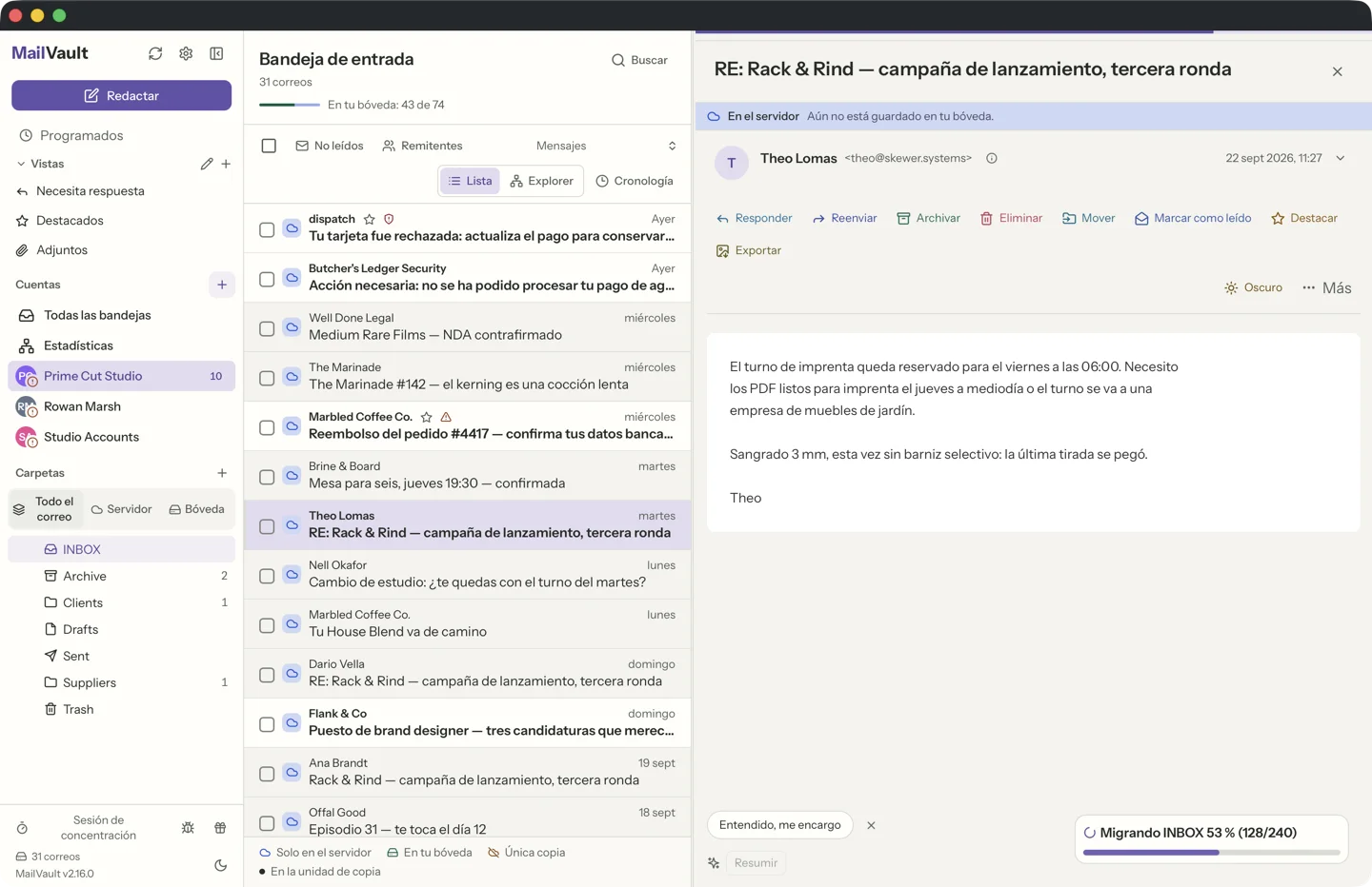 MailVault version 2.16.0 es Lista de mensajes de MailVault con el resaltado por defecto: el mensaje abierto lleva una banda teñida · MailVault version 2.16.0 es