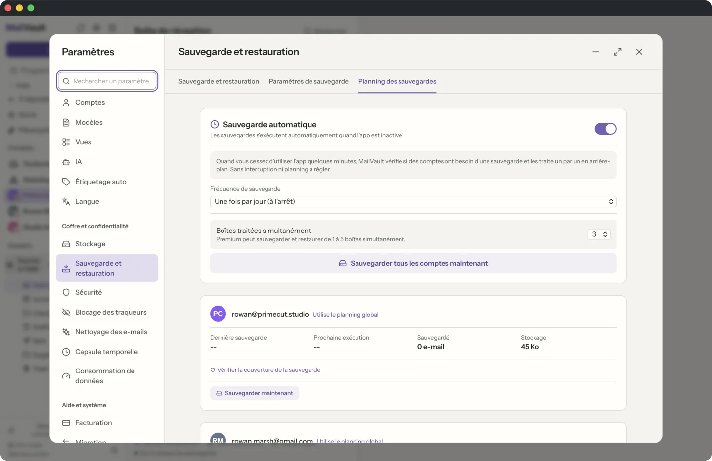 Sauvegardes automatiques programmées dans MailVault · MailVault version 2.16.0