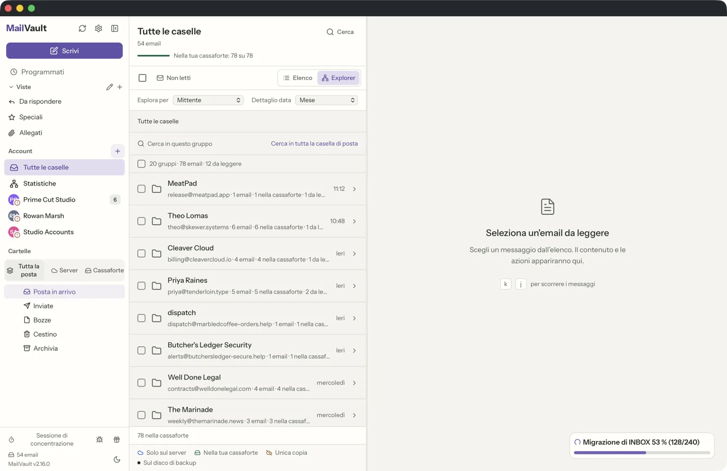 MailVault version 2.16.0 it Explorer di MailVault raggruppato per mittente, con un gruppo per corrispondente · MailVault version 2.16.0 it