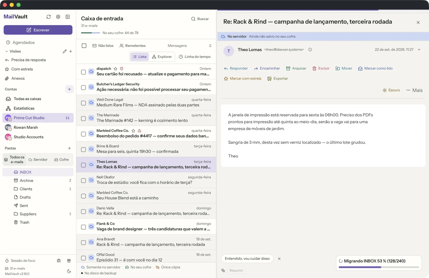 Lista de mensagens do MailVault com o destaque padrão: a mensagem aberta recebe uma faixa colorida · MailVault version 2.16.0 pt-br