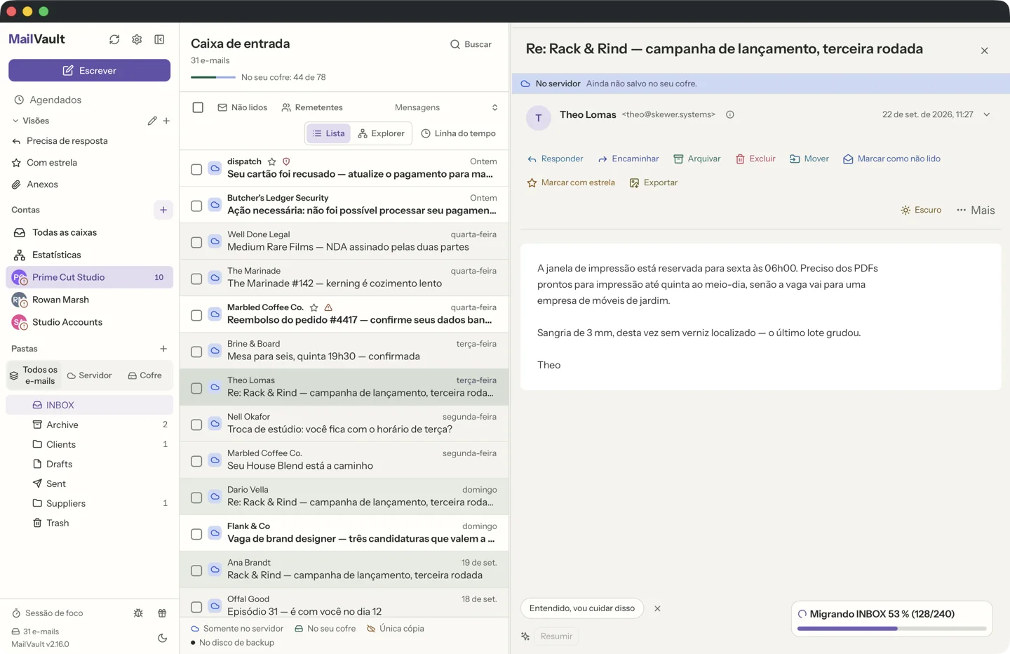 Lista de mensagens do MailVault marcando a mensagem aberta em cinza firme e o restante da conversa em um cinza mais claro · MailVault version 2.16.0 pt-br